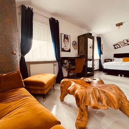 Hotel Karthaeuser Hof Floersheim am Main Eksteriør billede